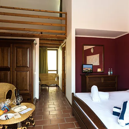 Ośrodek wypoczynkowy Le Tonnare Family Club 4*