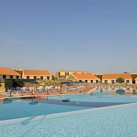 Ośrodek wypoczynkowy Le Tonnare Family Club 4*